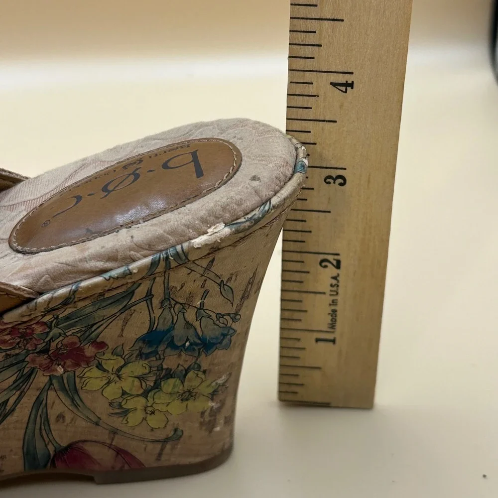 BOC Born Concept Womens 8 Tan Leather Floral Cork Wedge Sandals C34102 CBKA14